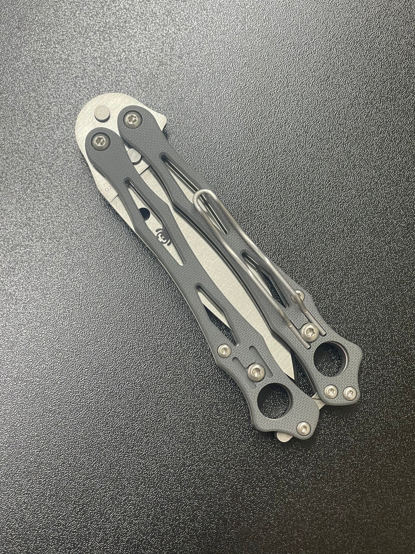 Spyderco SmallFly 2 Gray Cruwear B02GPGY2