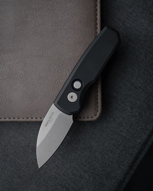 ProTech Runt R5301 Black Handle SW Blade Wharncliffe